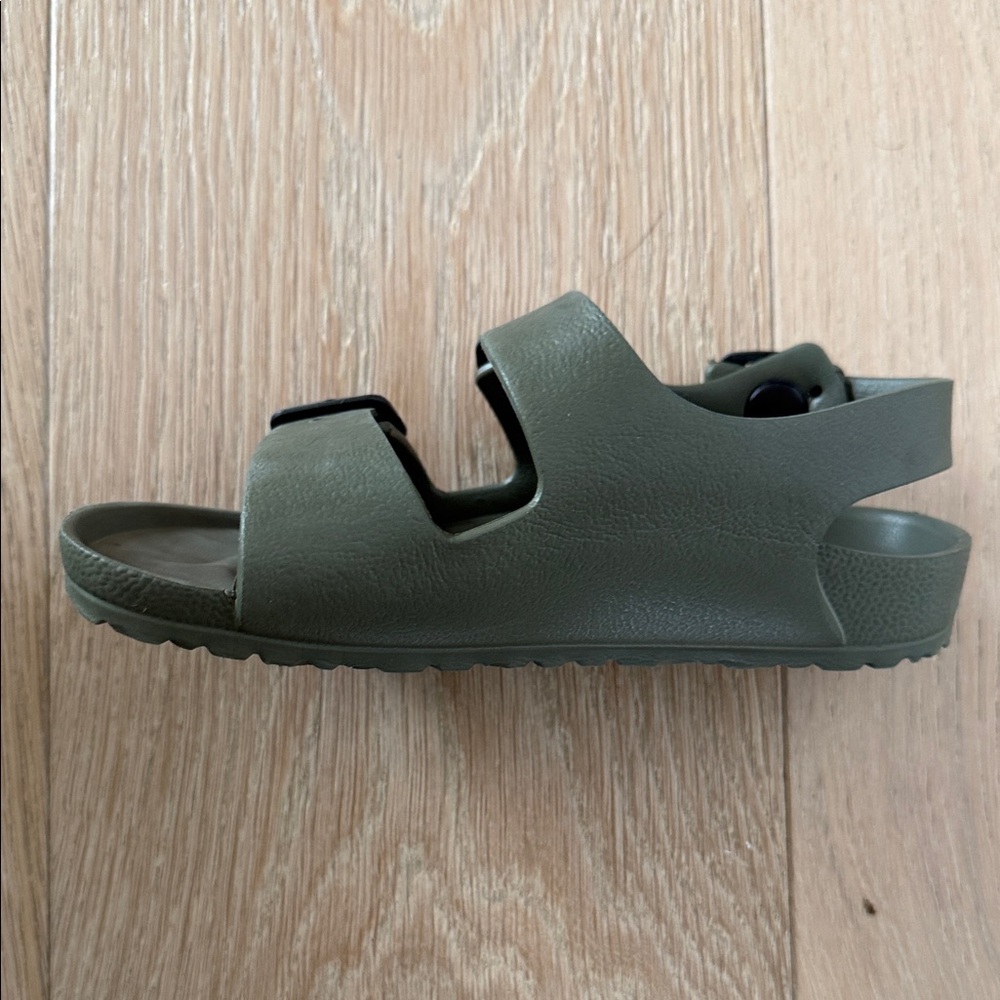 Birkenstock Kids Olive Green Two-Strap EVA Sandals with Black Buckles, Size 28 - Picture 4 of 6
